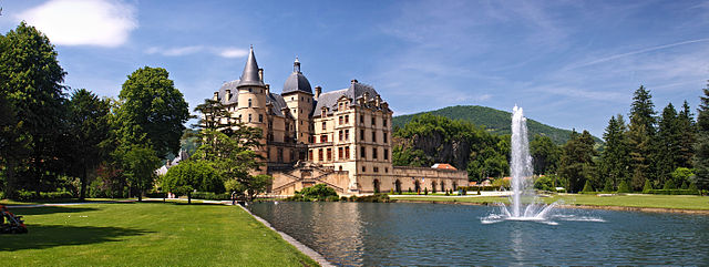 a picture of vizille castle